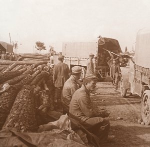 フランス北部、ヴェルダンのVoieSacréeのトラック、c1914-c1918。 作： Unbekannt