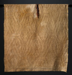 双頭の蛇がいるチュニック、紀元前400〜200年。 作： Unbekannt