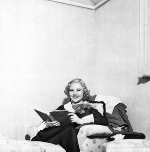 ウナ・メルケル、アメリカの映画女優、1934-1935 作： Unbekannt