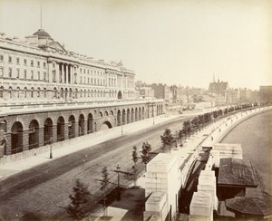 ビクトリア堤防、サマセットハウス、ロンドン、1887を表示 作： Unbekannt