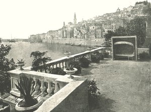 1895年、湾、フランス、マントンからの町の眺め。 作： Unbekannt