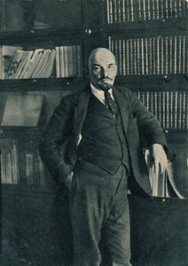 1918年10月、ロシアのモスクワのクレムリンにあるロシアのボルシェビキ党指導者、ウラジミールイリッヒレーニン 作： Unbekannt