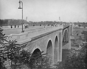 ワシントン橋、ハーレム川、ニューヨーク、c1897。 作： Unbekannt