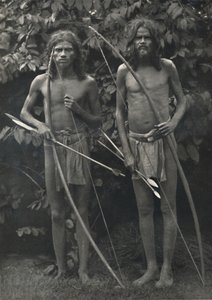 弓と矢を持つウェッダ、1926 作： Unbekannt