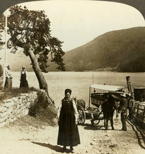 湖の汽船がティノセット桟橋を訪ねるとき-ティンショを越えて丘、ノルウェー、c1905を望む。 作： Unbekannt