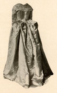 1760年、1937年、フィラデルフィアの聖クレア夫人が着用した白いサテンのウェディングドレス。