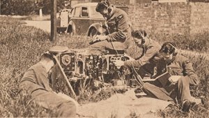 最新タイプのトレーニングマシン内のワイヤレスオペレーター、1940 作： Unbekannt