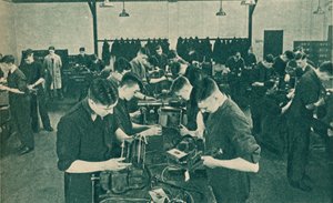 Wirless Operator Mechanics Workshop、1940 作： Unbekannt