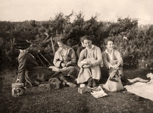 20世紀のピクニックを楽しむ女性 作： Unbekannt