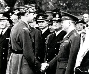 第二次世界大戦：ドゴール、アイゼンハワーに挨拶、1944年 作： Unbekannt