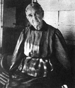 アメリカの無法者、ジェシーとフランク・ジェームズの母、ゼレルダ・サミュエル、1954年c1885-1915 作： Unbekannt