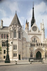 ロンドン王立裁判所の入り口の外観 作： Unbekannt Unbekannt