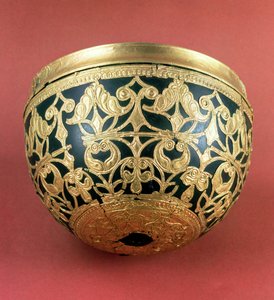 紀元前5世紀のシュヴァツェンブラッハケルト美術のニス塗りのボウルの金の透かし彫り 作： Unbekannt Unbekannt
