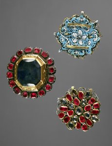 半貴石がセットされたブローチのセレクション、モスクワ、18世紀初頭 作： Unbekannt Unbekannt