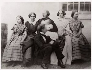 アレクサンダー・パークス（イギリスの発明家・化学者）とその家族（1870年頃 作： Unbekannt