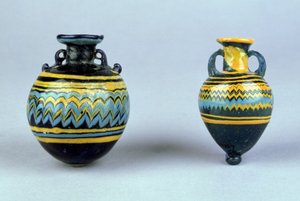 アンフォラエ 紀元前2～1世紀頃の後期ヘレニズム期のものと思われる（色付きガラス 作： Unbekannt