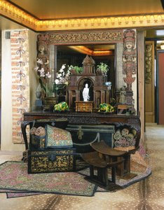 建築モデル（緑青金属を取り付けたバールウォールナット） 作： Unbekannt