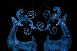 青いトナカイ、2017年（再塗装写真） 作： Unbekannter Künstler