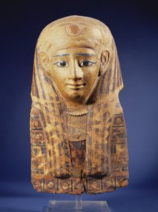 黒曜石とアラバスターで象嵌された目を持つカルトナージュのミイラの頭飾り エジプト後期（紀元前644～332年）。 作： Unbekannt