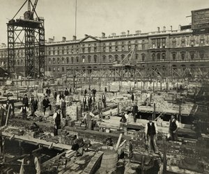 新しい政府庁舎の建設、グレート ジョージ ストリート、ウェストミンスター、ロンドン、1902 年 9 月 24 日、英国 (b/w 写真)