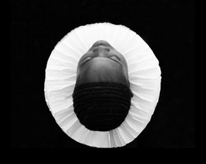 クーロンヌ・マン、2019年（モノクロ写真） 作： Unbekannter Künstler