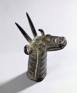 マルドゥク神の象徴である龍、アッシリア時代後期、紀元前800～600年頃（銅製 作： Unbekannt