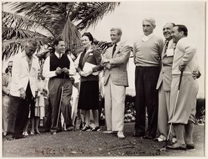 ウィンザー公爵エドワード（1894-1972）とウィンザー公爵夫人ウォリス（1896-1986）、ナッソーでのゴルフトーナメントにて 作： Unbekannt