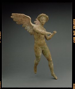 飛行するエロス 小アジアのミリナで作られた像 ギリシア、ヘレニズム時代、前150～100年頃（テラコッタ 作： Unbekannt