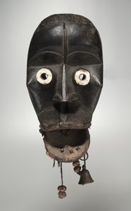 フェイスマスク、1900年代初頭 作： Unbekannt