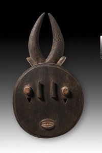 フェイスマスク、1800年代後半〜1900年代初頭 作： Unbekannt