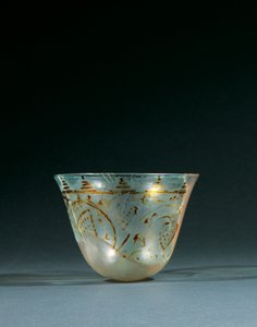 10世紀から11世紀のファティミッドの光沢が描かれた断片的なカップ 作： Unbekannt