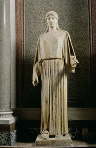 ペプロスを着た女性像（ギリシャ（大理石 作： Unbekannt