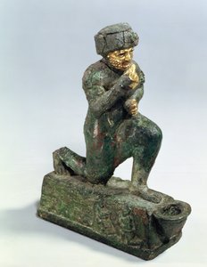 神聖な木の前で祈るバビロンの王ハムラビ、紀元前1750年頃（ブロンズ、金