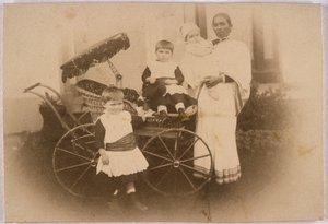 インドのアヤとヨーロッパの子供たち、1870年頃 作： Unbekannt