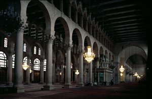祈祷殿の内部（西暦705年〜715年頃）（写真 作： Unbekannt