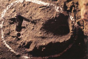 イタリア、リグーリア州、トイラーノの石窟、先史時代の狩人の足跡 作： Benjamin Baud