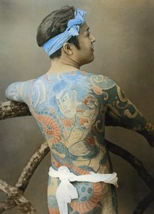 刺青を入れた日本人男性、1910年頃（写真）（398199も参照） 作： Unbekannter Künstler