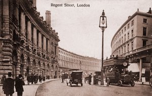 ロンドン-初期の路面電車と自動車が走るリージェント・ストリート。1900年代初期（絵葉書） 作： Unbekannter Künstler
