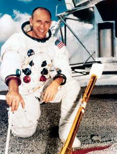 有人宇宙飛行、アメリカ、アポロ12号 アポロ12号のアラン・ビーン宇宙飛行士 作： Unbekannt
