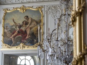 火星と金星。カルル・ファン・ロー（1705-1765）の絵画。パリのホテル・ド・スービズの王子の部屋 作： Unbekannt