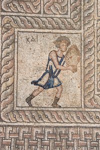 ローマ時代のアゴラのモザイク画（紀元5世紀）、デルフィ（??????）、ペロポネソス半島、ギリシャ（写真 作： Unknown