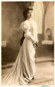 古いポストカード／イボンヌ・デュベル（1881-1958）／女優 作： William M. Timlin