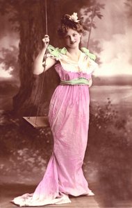 ブランコの上で：ポストカードファンタジー1910