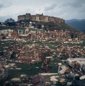 トルコ、イズミル県セルチュクのアヤスルークのオスマン城 作： Benjamin Baud