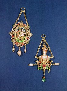 聖ジョージがドラゴンを殺したことを示す楕円形のペンダント宝石、北ヨーロッパ、1600年頃。南ドイツのミネルヴァの胸像の形をしたペンダントジュエル、1570年頃 作： Unbekannt