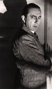 ベラ・ルゴシの肖像、1930年頃（セピア色の写真 作： Unbekannt