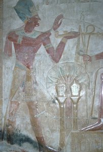ホルスに香を捧げるセティ1世、セティ1世の神殿、エジプト新王国、第19王朝、前1318年頃（ポリクローム・レリーフ 作： Unbekannt