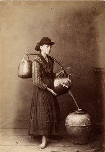 スモールメティエ：水運び人の肖像19世紀 厚紙にプリント Dim.6x8.7cm 作： Unbekannt