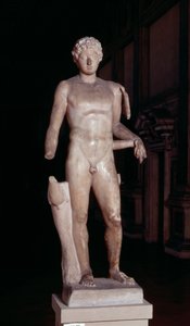 マーキュリーの属性を持つ青年の像、ローマ時代（大理石 作： Unbekannt