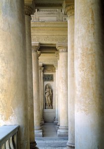 ジュリオ・ロマーノ（1499-1546）が設計した庭のファサードの柱を示すロッジア・ディ・ダビデ（またはドノレ）の内部 作： Unbekannt